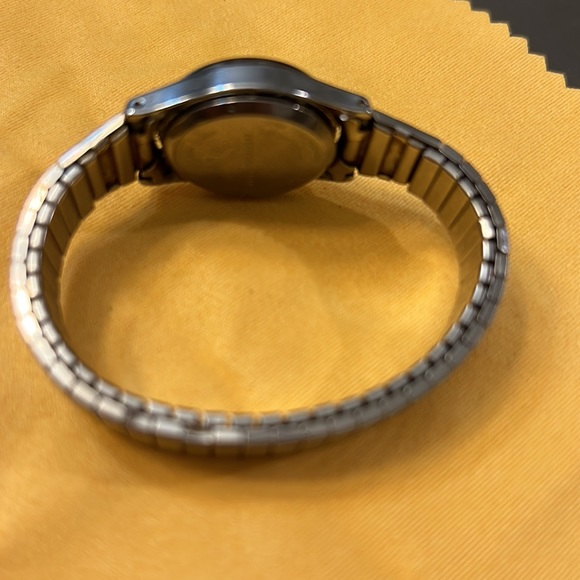 Vintage Timex watch not working silver tone stretch bracelet speidel USA - Picture 3 of 6